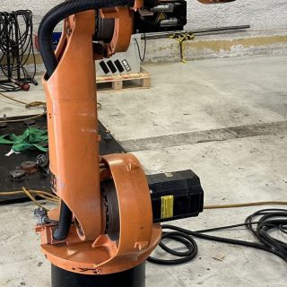 ROBOT | KUKA | KR C2 | KR 15-2 | 2002 | 743724